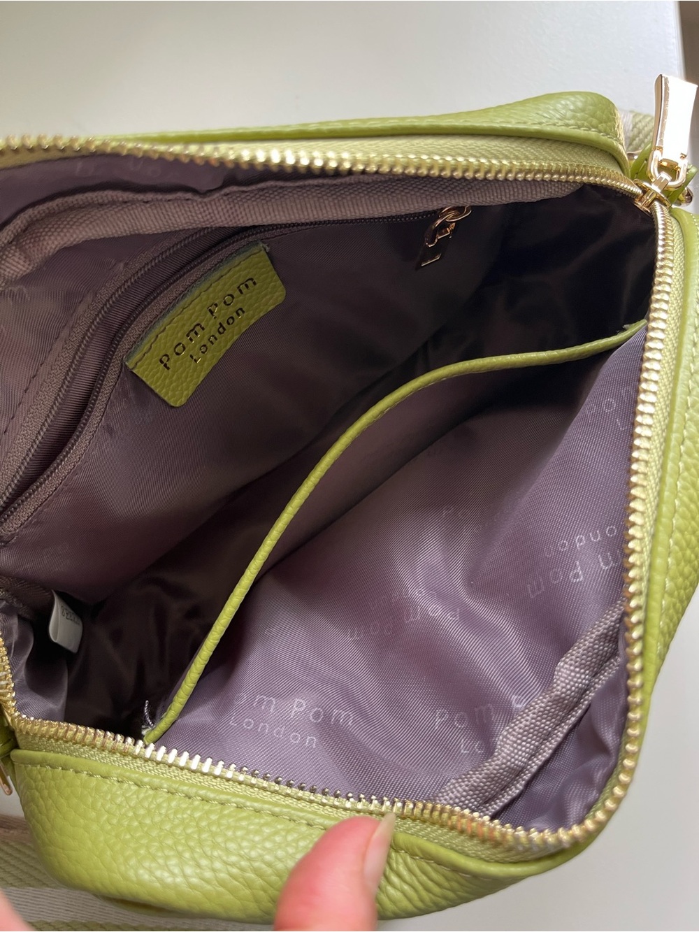Pom Pom London Greenwich Crossbody Bag in Green with straps and charms - Picture 8 of 15